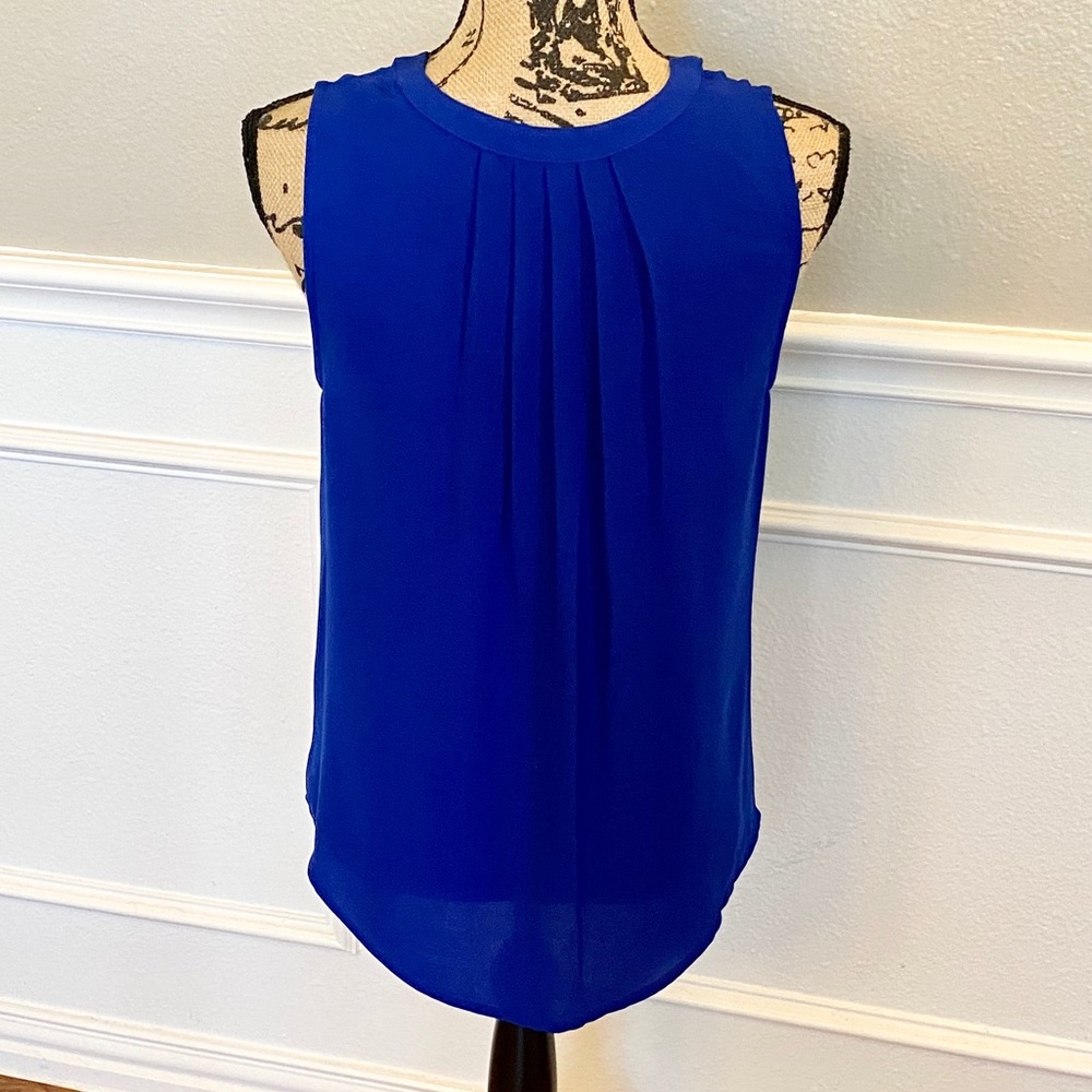 ~Apt. 9~ royal blue sleeveless blouse. Size small. - Picture 4 of 5